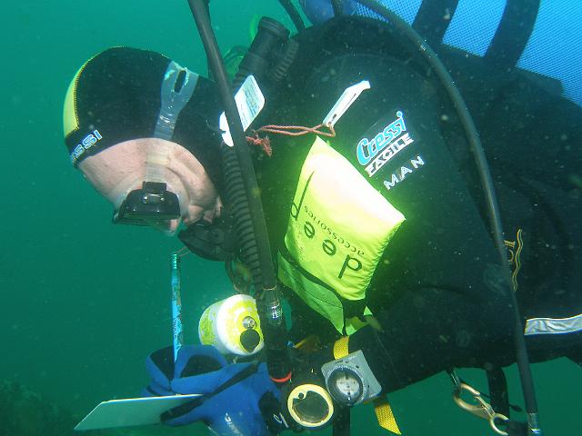 P2187547.JPG - Michael completing a Harbour Keepers Fish ID survey, 18 February, 2007.